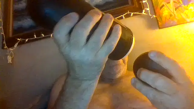 Snapshot of hornyrich69 chatting on March 15, 2026, 5:35 am hornyrich69 online show from March 15, 2026, 5:35 am