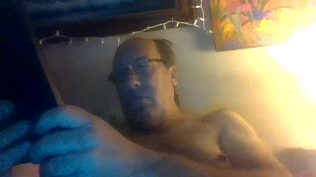 Snapshot of hornyrich69 chatting on March 18, 2026, 4:04 am hornyrich69 online show from March 18, 2026, 4:04 am