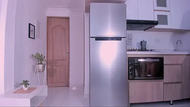 DannaHyde online show from September 14, 2025, 2:38 pm