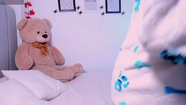 DannaHyde online show from October 24, 2025, 9:22 pm