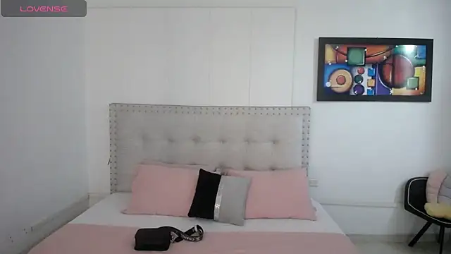 Snapshot of Chiqui_milk_ chatting on December 27, 2024, 7:03 pm Chiqui milk online show from December 27, 2024, 7:03 pm