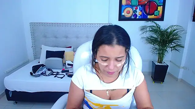 Snapshot of Chiqui_milk_ chatting on January 18, 2025, 7:15 pm Chiqui milk online show from January 18, 2025, 7:15 pm