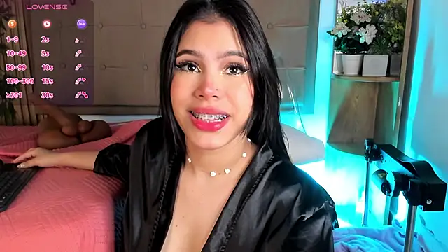 Natasha  Sccott online show from December 31, 2024, 4:46 pm