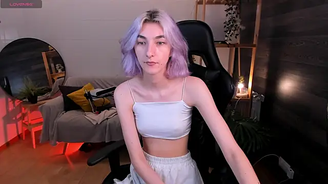 Snapshot of Mia_Cheers chatting on October 5, 2025, 1:53 pm Mia Cheers online show from October 5, 2025, 1:53 pm