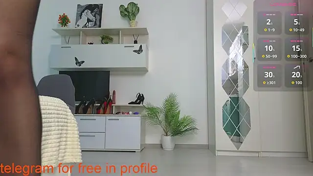 Molliblum online show from July 11, 2026, 2:09 pm