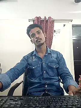 Snapshot of curlyhairboy_ chatting on September 12, 2025, 10:37 am curlyhairboy online show from September 12, 2025, 10:37 am
