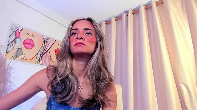 Snapshot of SkiinnyAna chatting on February 13, 2026, 7:32 pm SkiinnyAna online show from February 13, 2026, 7:32 pm