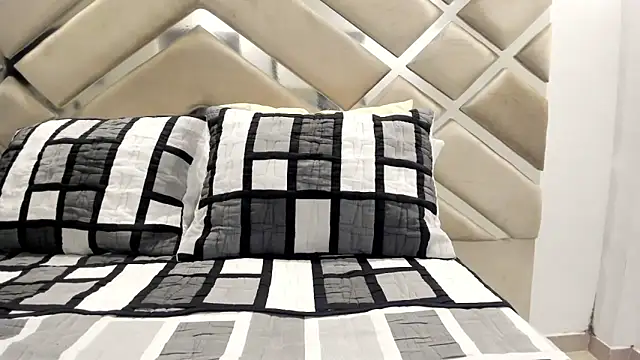 Snapshot of littlekittenn98 chatting on October 28, 2025, 7:27 pm littlekittenn98 online show from October 28, 2025, 7:27 pm