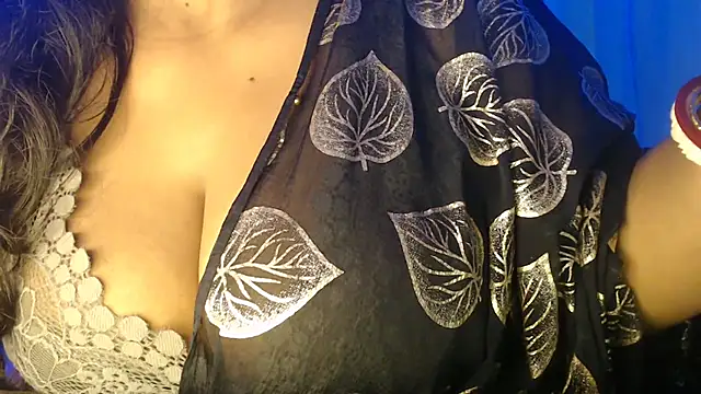 Snapshot of Prita07 chatting on October 3, 2025, 11:07 am Prita07 online show from October 3, 2025, 11:07 am