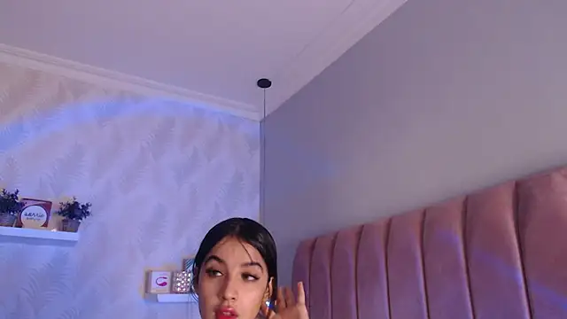 Snapshot of LeenaBrown chatting on September 23, 2025, 12:41 pm LeenaBrown online show from September 23, 2025, 12:41 pm