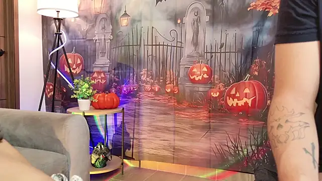 Snapshot of Hot_Couple666 chatting on October 27, 2025, 4:22 pm Hot Couple666 online show from October 27, 2025, 4:22 pm