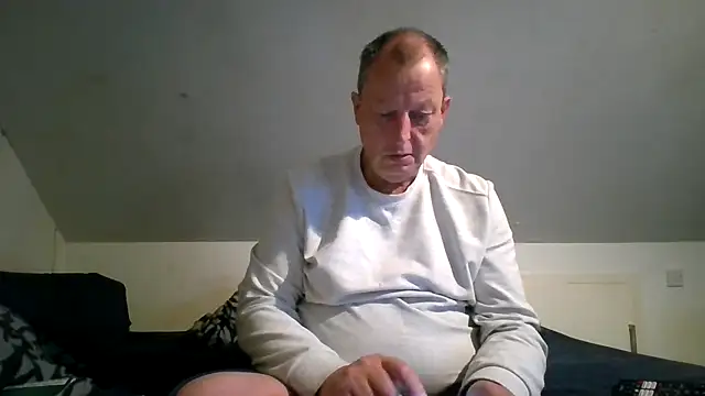 chubbybear2cum online show from June 8, 2026, 2:17 pm