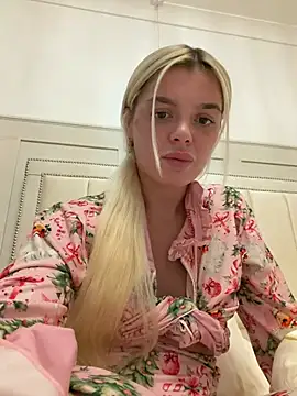 IrishTeenBarbie69 online show from June 11, 2026, 9:57 pm