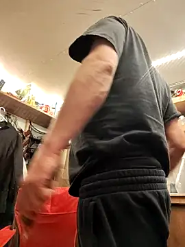 Snapshot of only_yours_for_now chatting on April 5, 2026, 5:37 am only yours for now online show from April 5, 2026, 5:37 am