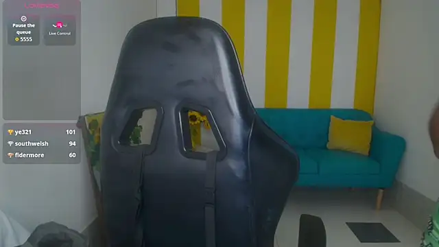 Cristal War online show from November 19, 2025, 11:38 pm