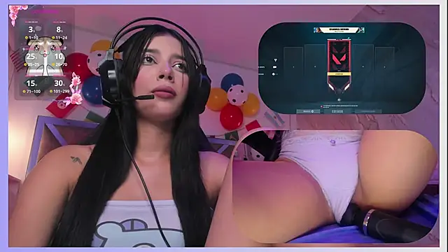 SweetieCloe  online show from June 12, 2026, 9:25 pm