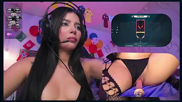 SweetieCloe  online show from June 22, 2026, 9:34 pm