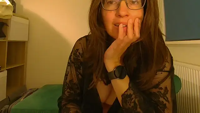 Ella Next Door online show from May 6, 2026, 8:58 pm