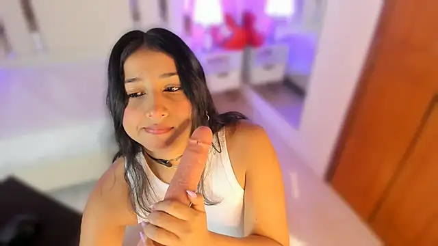 Miliaangeles online show from October 2, 2025, 12:34 pm