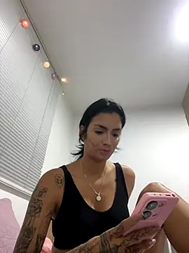 Snapshot of DeuxGold chatting on October 11, 2025, 1:05 am DeuxGold online show from October 11, 2025, 1:05 am