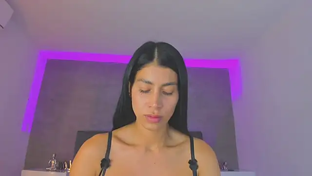 Snapshot of jasminehill_ chatting on February 22, 2025, 8:31 pm jasminehill  online show from February 22, 2025, 8:31 pm