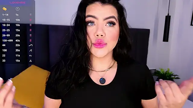 Snapshot of Harmonybabe_ chatting on September 19, 2025, 11:33 am Harmonybabe online show from September 19, 2025, 11:33 am