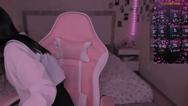 CoddleWeeper  online show from December 30, 2024, 10:32 am