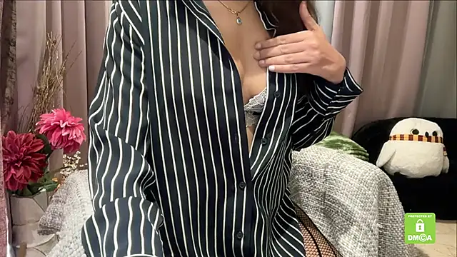 Unique-Beauty online show from December 20, 2025, 9:05 am