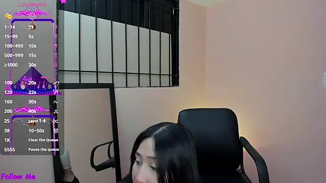 cherrycurvyyy online show from November 21, 2025, 7:34 pm