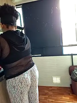 Selket11 online show from October 2, 2025, 4:03 pm