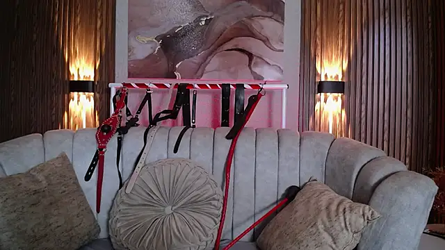 Naty slavedoll online show from May 7, 2026, 7:19 pm