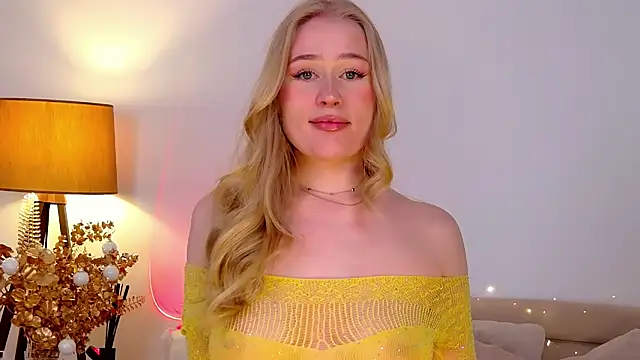 JuliaJaee online show from January 9, 2025, 9:16 pm