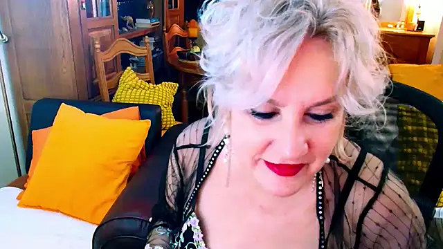 GattonaBiondona online show from November 5, 2025, 5:29 am