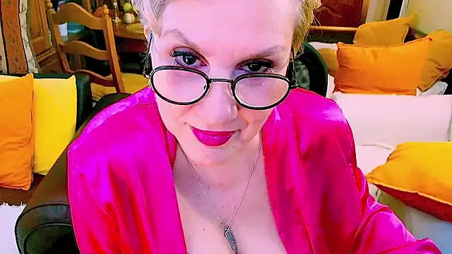 GattonaBiondona online show from May 12, 2026, 7:49 am