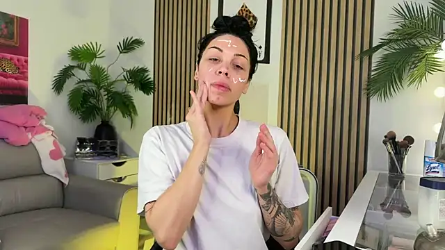 Snapshot of NattyFierros chatting on October 20, 2025, 6:58 am NattyFierros online show from October 20, 2025, 6:58 am