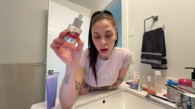 Snapshot of NattyFierros chatting on May 12, 2026, 4:37 pm NattyFierros online show from May 12, 2026, 4:37 pm