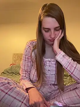 Snapshot of EvieRoseex chatting on December 6, 2024, 4:17 pm EvieRoseex online show from December 6, 2024, 4:17 pm