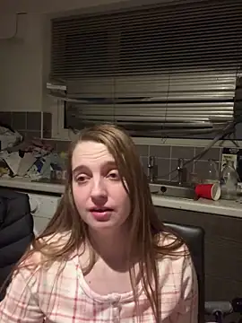 Snapshot of EvieRoseex chatting on December 7, 2024, 2:09 am EvieRoseex online show from December 7, 2024, 2:09 am