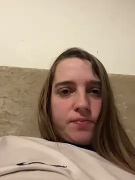 Snapshot of EvieRoseex chatting on March 7, 2025, 10:32 pm EvieRoseex online show from March 7, 2025, 10:32 pm