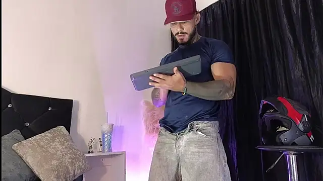 john cartter1 online show from November 12, 2025, 11:32 am