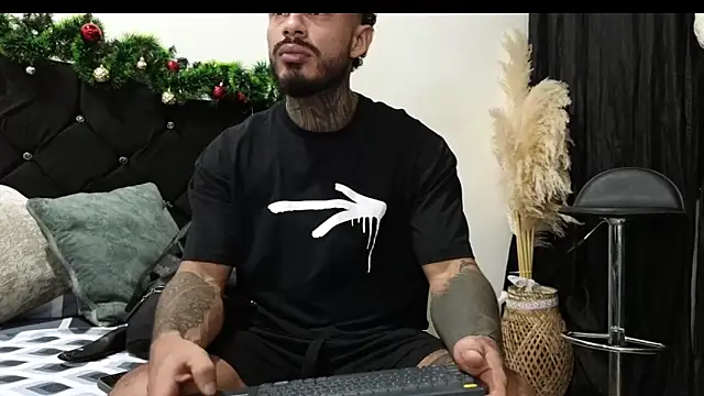 john cartter1 online show from December 14, 2025, 11:04 am