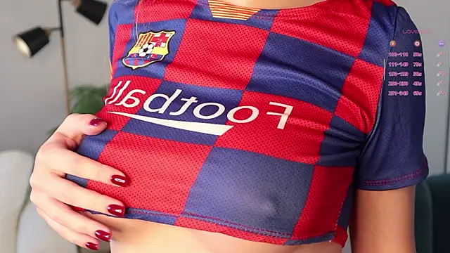 Snapshot of Sandy-the-Squirrel chatting on October 21, 2025, 7:42 am Sandy-the-Squirrel online show from October 21, 2025, 7:42 am