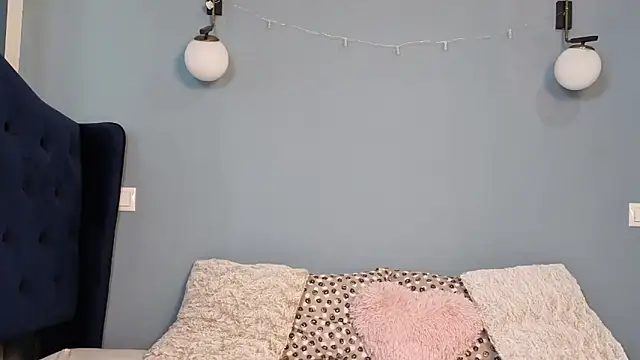 AnnaMaee online show from March 19, 2026, 7:01 am