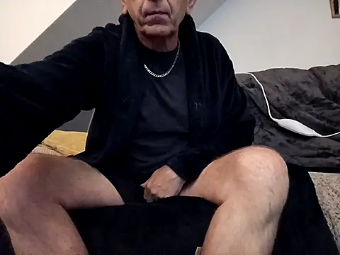 Snapshot of mr_english50 chatting on September 27, 2025, 8:14 pm mr english50 online show from September 27, 2025, 8:14 pm