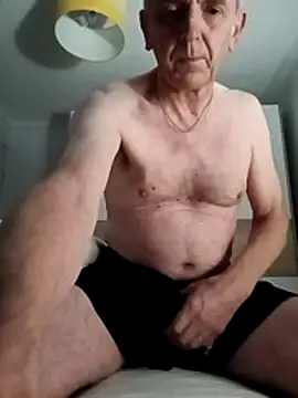 Snapshot of mr_english50 chatting on October 22, 2025, 9:58 pm mr english50 online show from October 22, 2025, 9:58 pm