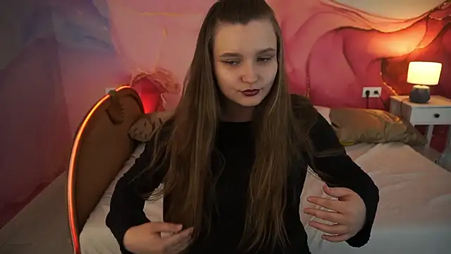 MagicPeachh  online show from September 15, 2025, 5:57 pm