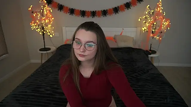 MagicPeachh  online show from October 22, 2025, 1:00 pm