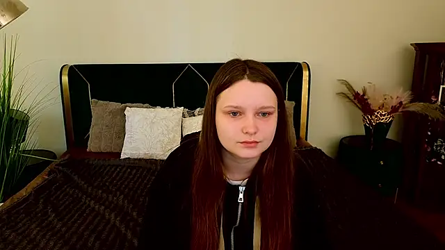 Snapshot of MagicPeachh_ chatting on March 13, 2026, 7:37 am MagicPeachh online show from March 13, 2026, 7:37 am