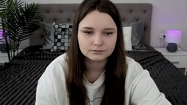 Snapshot of MagicPeachh_ chatting on March 16, 2026, 7:23 am MagicPeachh online show from March 16, 2026, 7:23 am