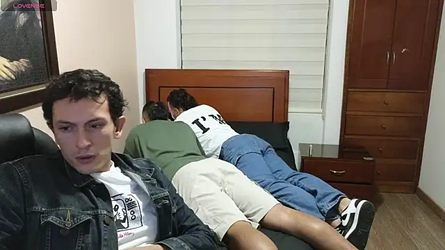 friendscummin online show from February 17, 2025, 11:53 pm